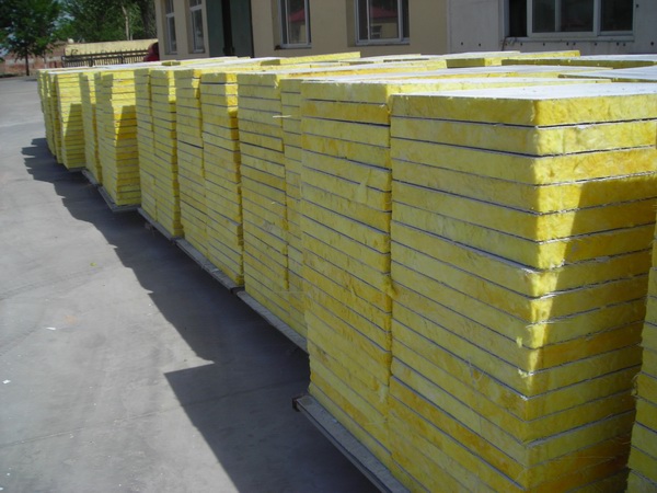 怎樣延長(zhǎng)巖棉板的使用壽命？從選材使用存放方面分析